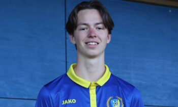 Jesse van Eijck tekent eerste contract