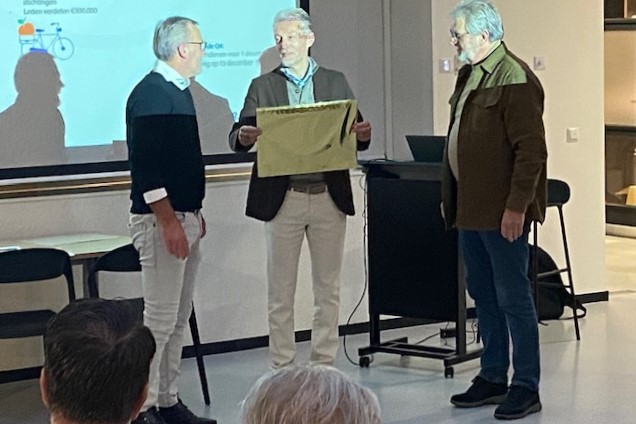 Rabobank draagt steentje bij aan nieuwbouw vv Nunspeet!