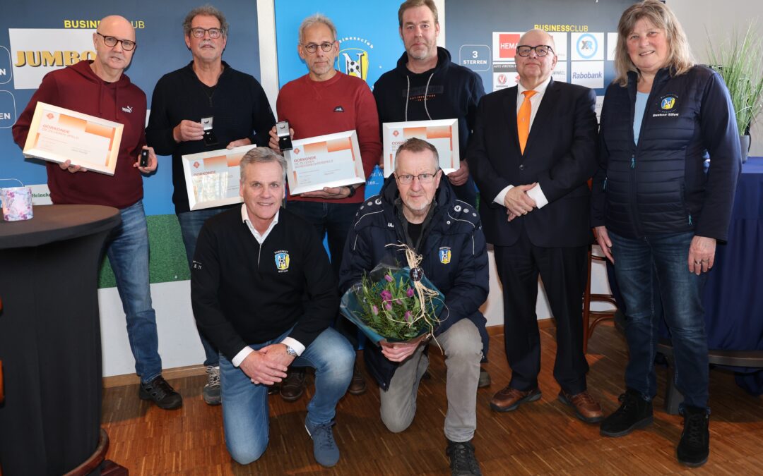5 Clubscheidsrechters officieel gehuldigd door de KNVB