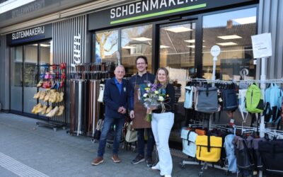 Schoenmakerij&slotenmakerij Van Harn sponsor van vv Nunspeet